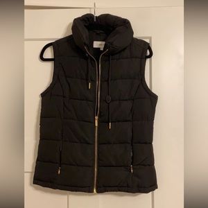Black puffer vest